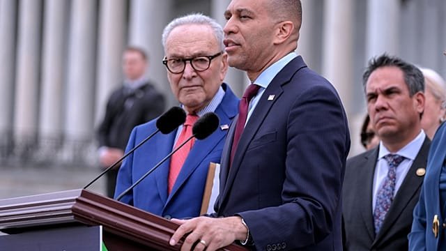 US House Republicans cancel vote on Iran war resolution