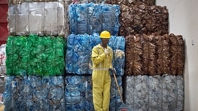 Waste pickers in Nairobi boost recycling skills by playing a board game