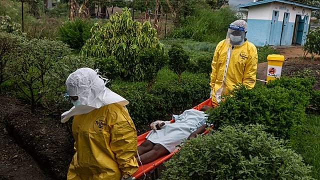 Scientists working to develop new Ebola vaccine but warn ‘no shortcuts’