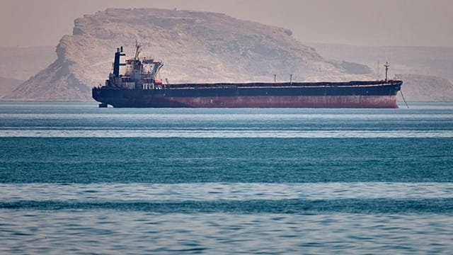 Ships in Strait of Hormuz remain stranded amid hopes of US-Iran deal