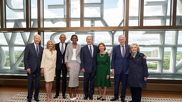 Former presidents join Obamas to open presidential museum in Chicago