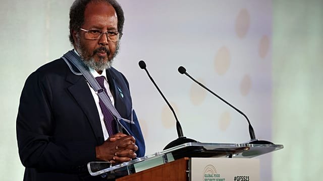 Mogadishu residents flee as gunfire breaks out near house of former Somali PM