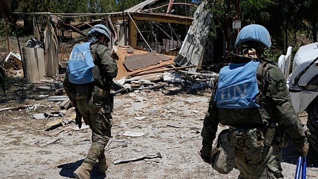 Lebanon: UN clears debris in Dibbine after Israeli withdrawal