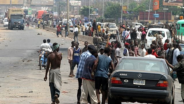 Teachers protest schoolchildren kidnappings in Nigeria