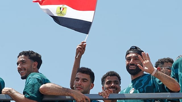 President el-Sissi honors Egypt soccer team a day after their return from the World Cup
