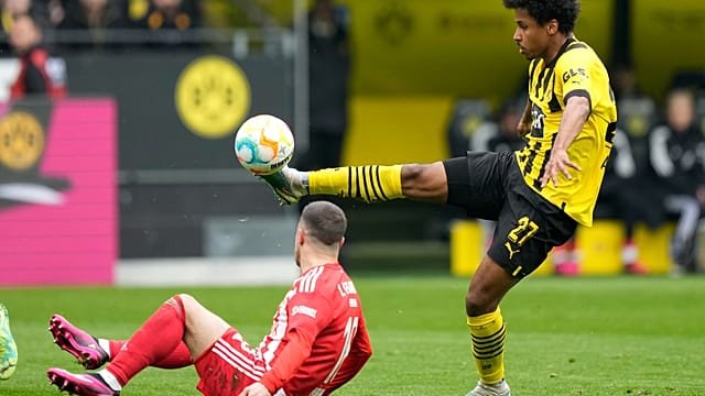Barcelona signs forward Karim Adeyemi from Borussia Dortmund