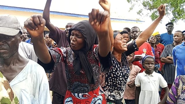 Joy in Nigeria’s Oyo State as abducted students reunite with relatives