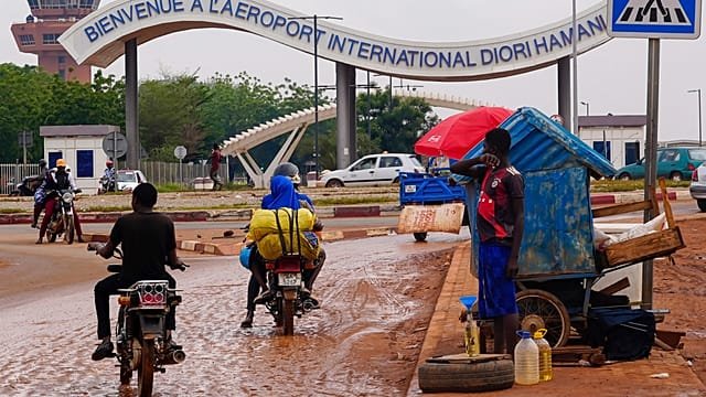 Reports of gunfire near military base in Niger’s capital