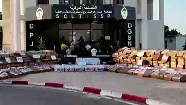 Algerian police seize 33 kg of cocaine in major drug bust