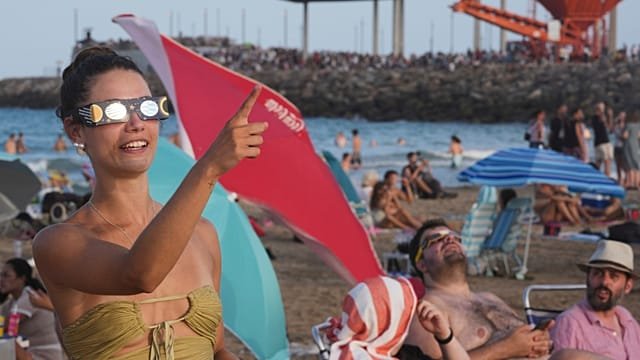 Half a million visitors flock to Spain’s path of total solar eclipse