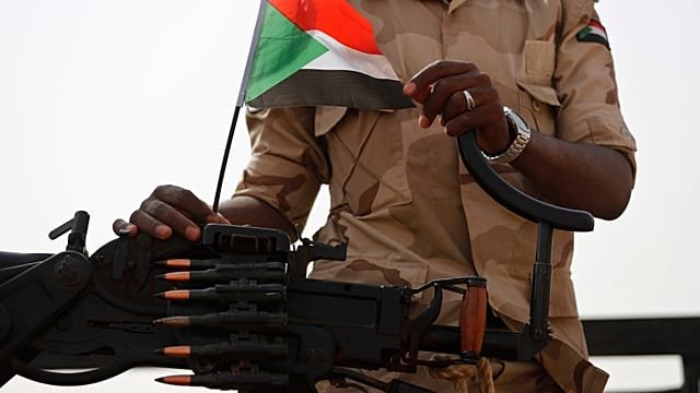 Chad accuses Sudanese army of targeting convoy in Chadian territory