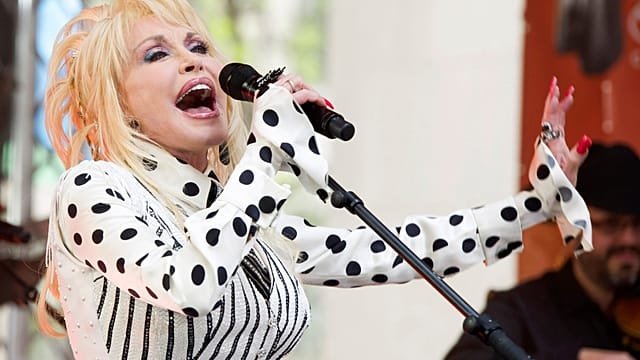 Dolly Parton, country music icon,dies at 80, after a remarkable career spanning music, film and philanthropy